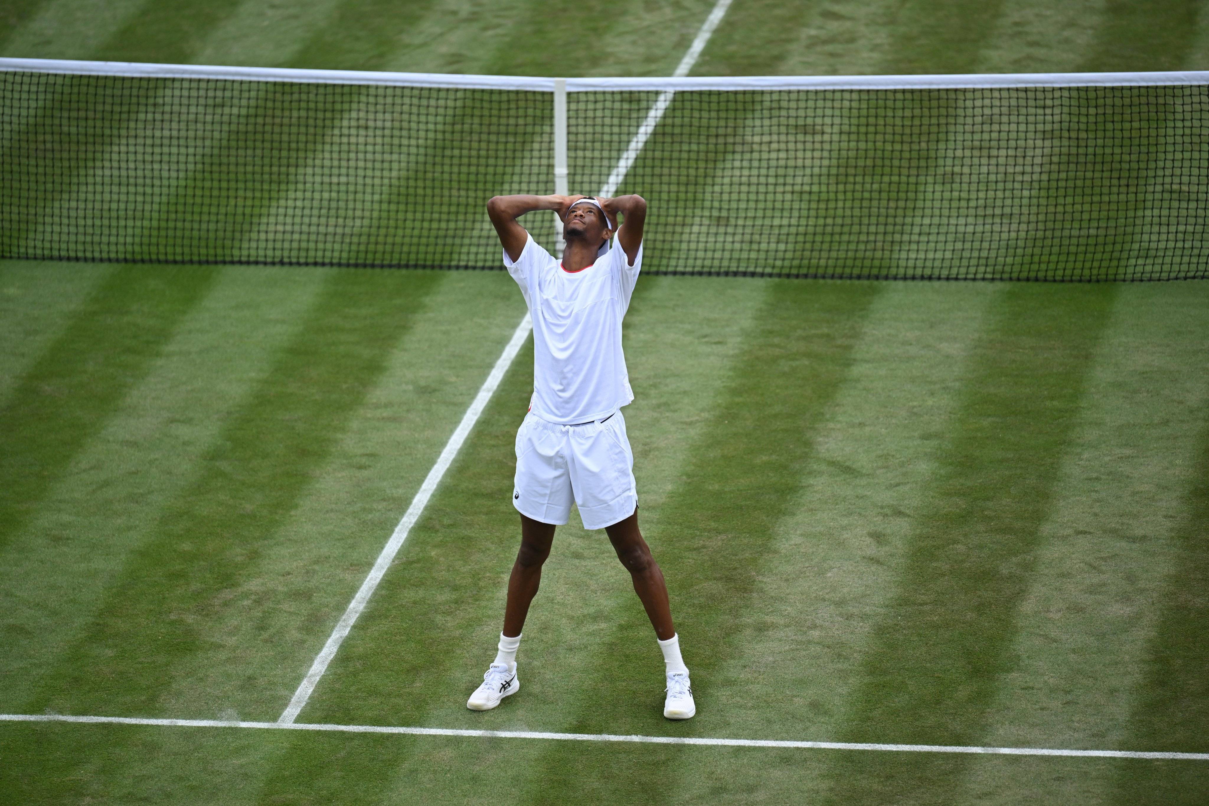 戴维斯杯轻取温网，西西帕斯统治全场