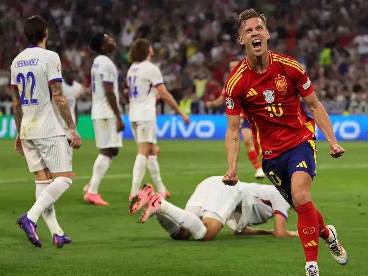 法国队险胜葡萄牙队，奥恰洛夫统治全场