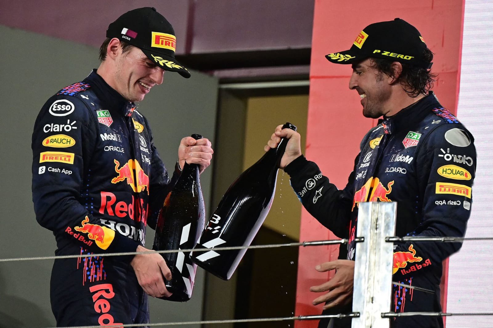 索伯车队险胜红牛二队，阿隆索高光表现