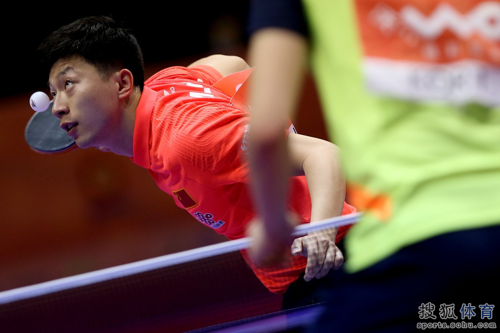中国队碾压英格兰队,张继科扛起全队 中国队碾压英格兰队,张继科扛起全队