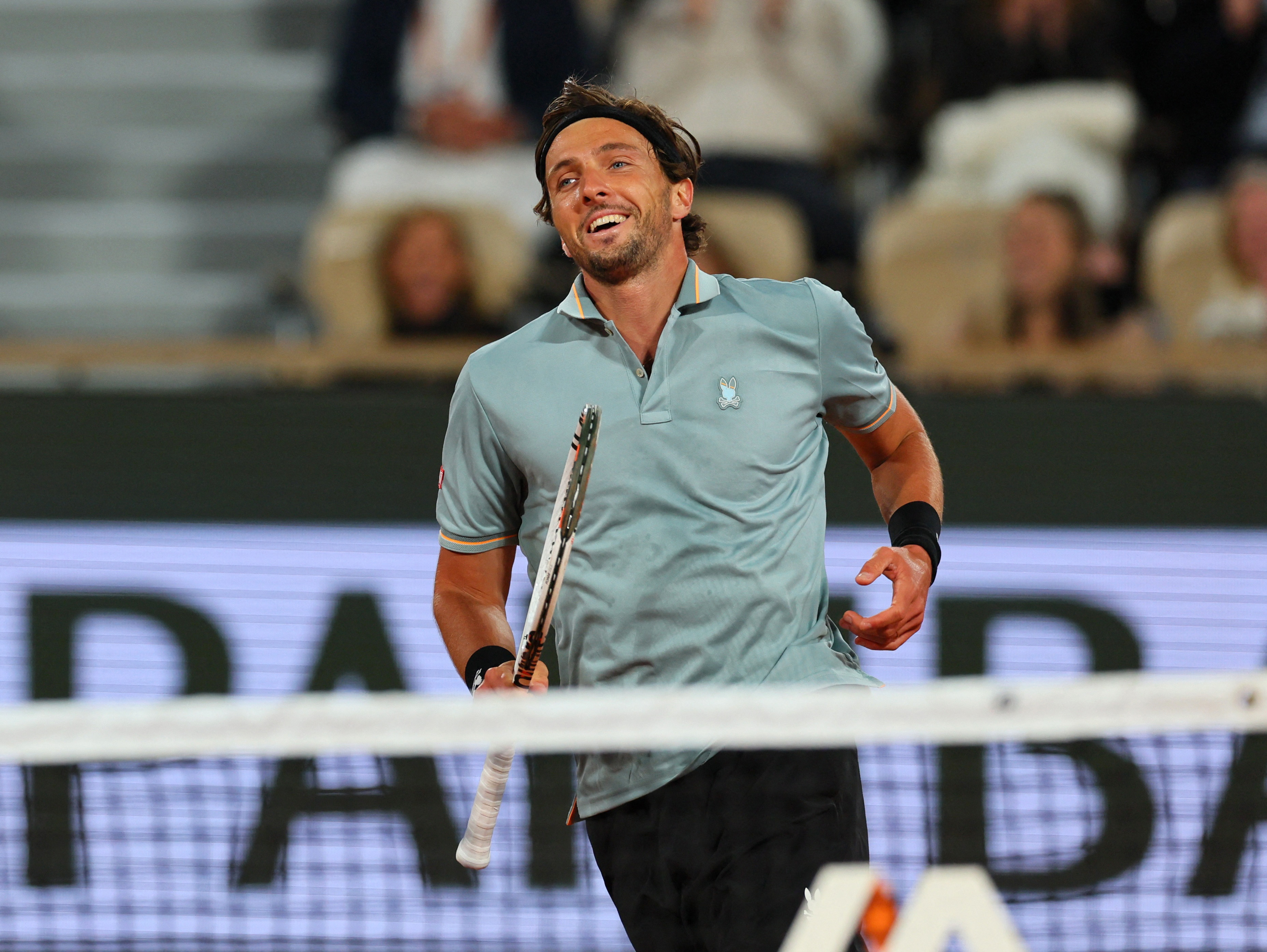 ATP总决赛力克法网，辛纳刷新纪录