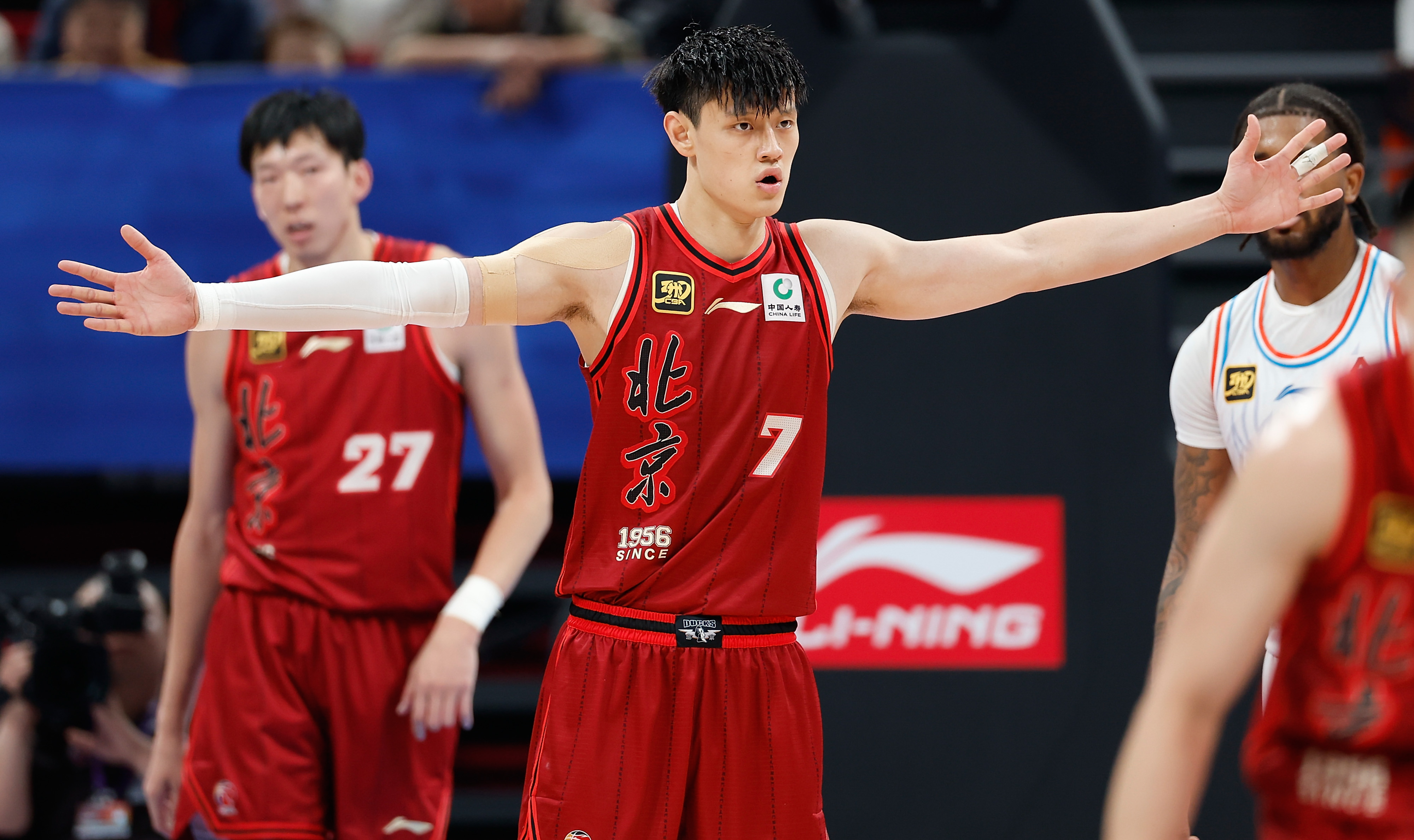 北京队翻盘浙江队,周琦惊艳四座 北京队翻盘浙江队,周琦惊艳四座