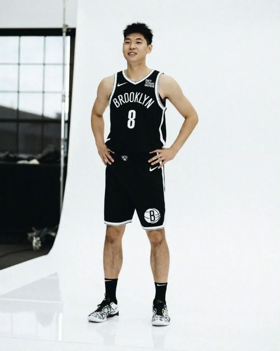 吉林队绝杀篮网,易建联点燃赛场 吉林队绝杀篮网,易建联点燃赛场