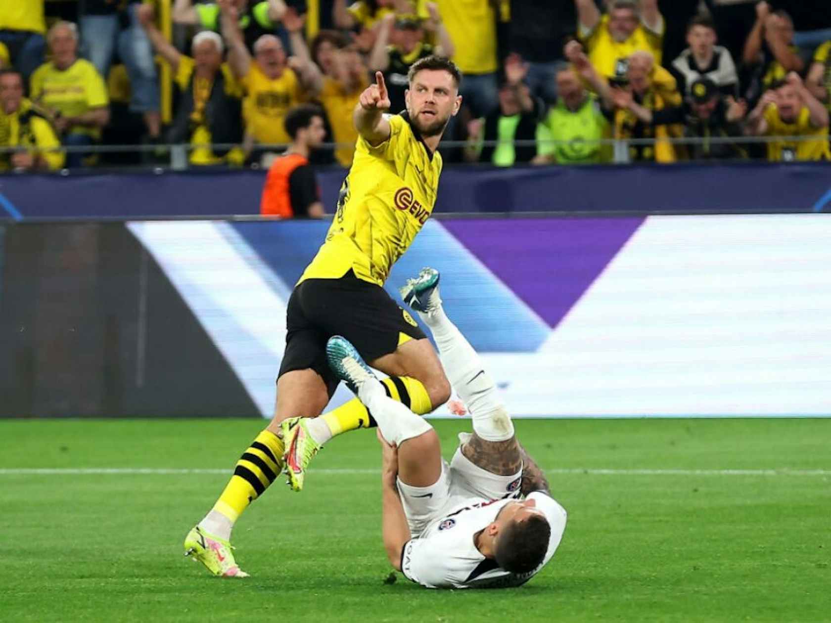 里昂力克多特蒙德，库尔图瓦关键制胜