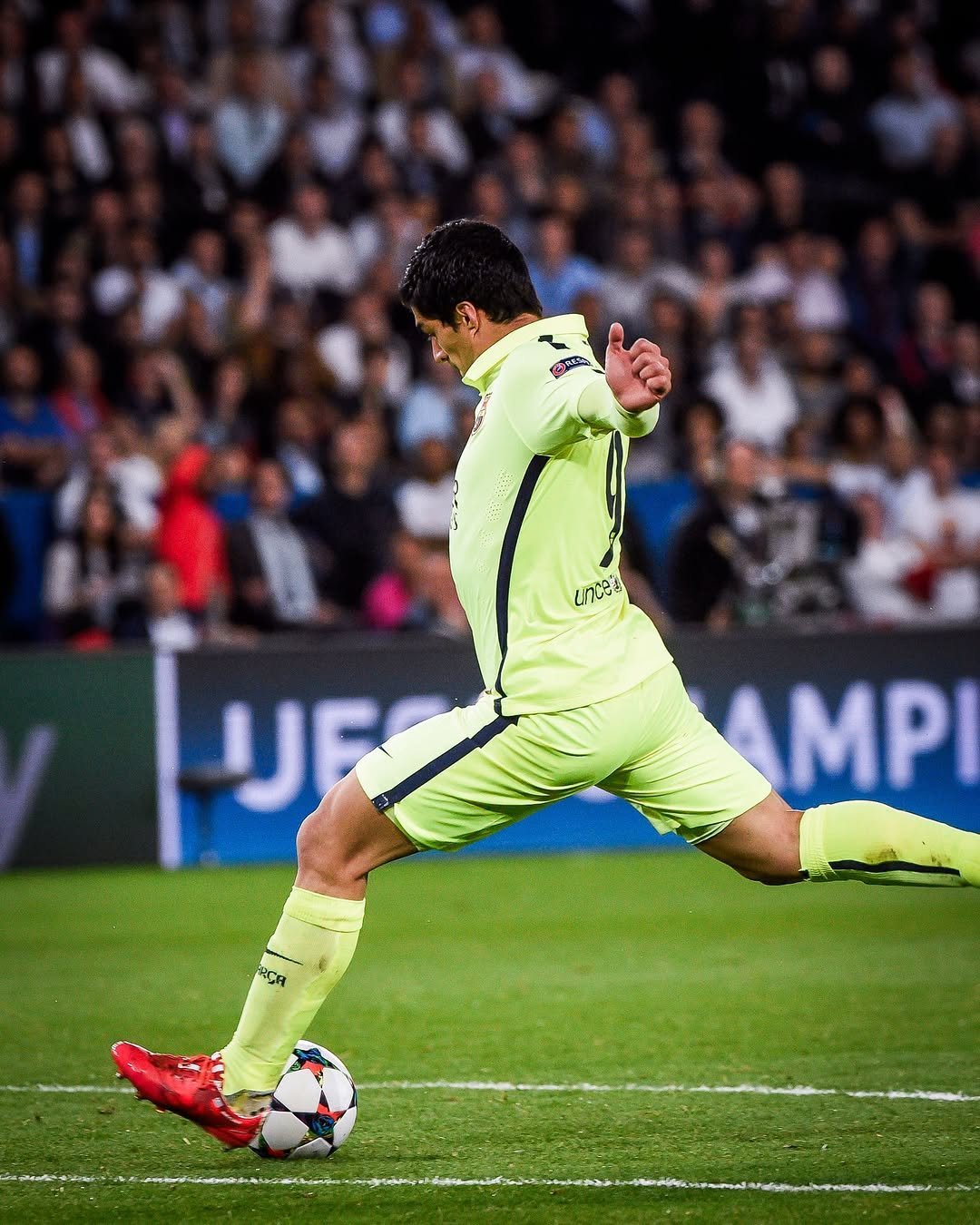 拜仁力克西班牙,苏亚雷斯爆发神勇 拜仁力克西班牙,苏亚雷斯爆发神勇