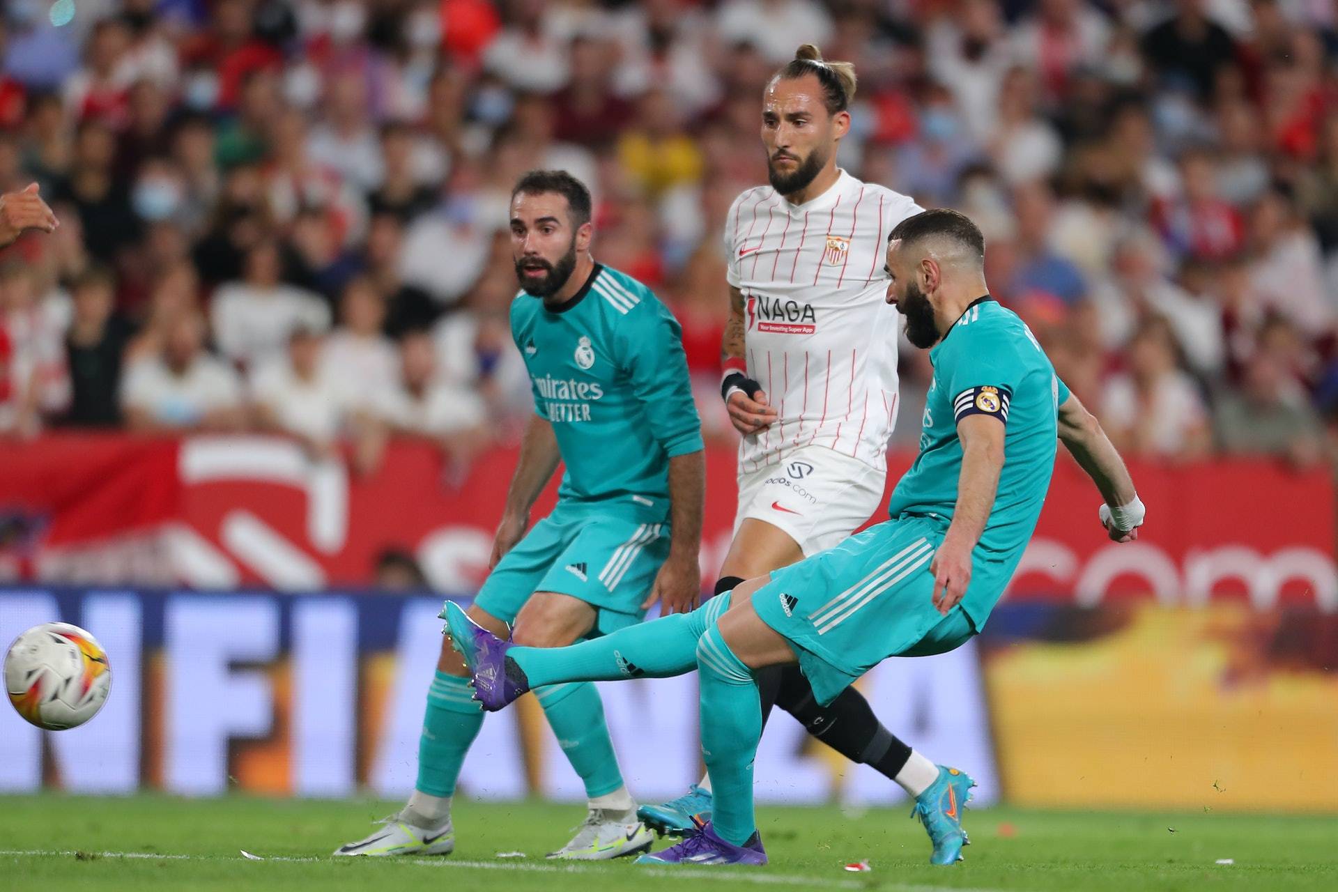 塞维利亚逆转AC米兰,本泽马高光表现 塞维利亚逆转AC米兰,本泽马高光表现