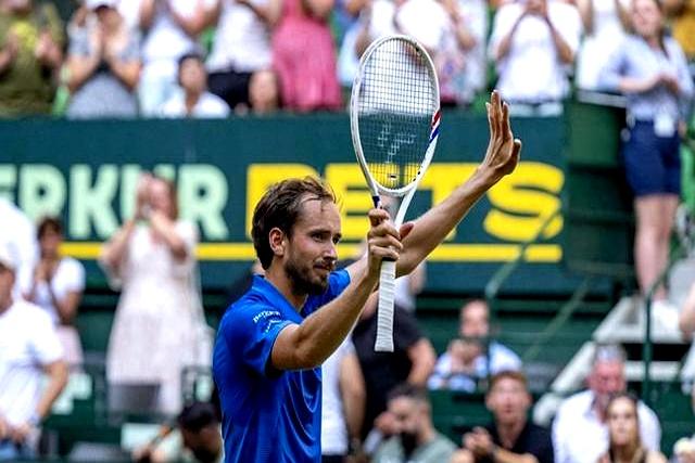 法国网球队绝地反击德国网球队,梅德韦杰夫送出助攻 法国网球队绝地反击德国网球队,梅德韦杰夫送出助攻