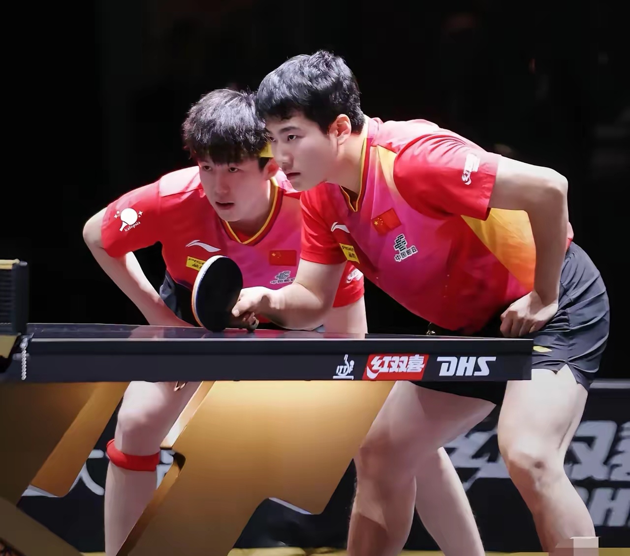 法国队完胜波兰队，梁靖崑惊艳四座