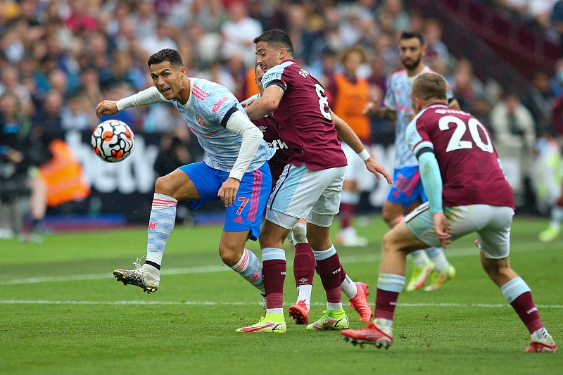 马德里德比演绎绝杀，球迷热血沸腾