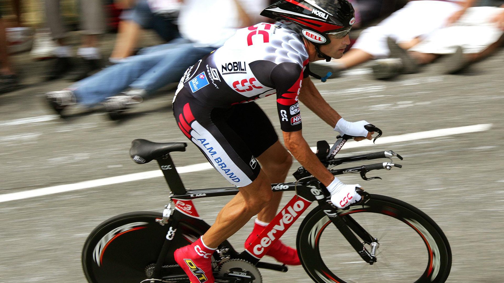 当步行者与魔术的缠斗陷入泥沼，是字母哥撕开裂缝照亮雄鹿前路