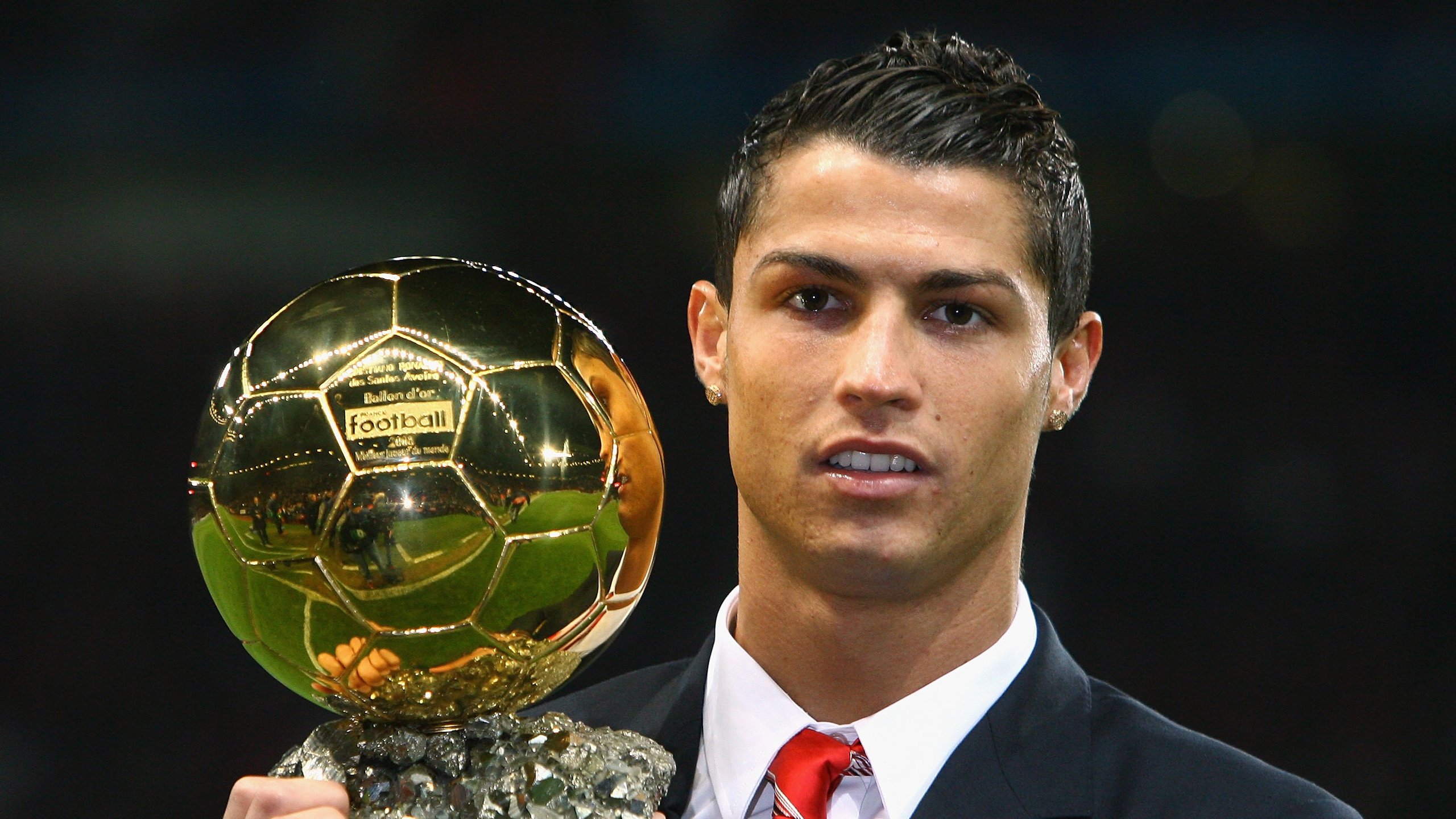 德甲争冠战焦点战，拜仁与多特的终极对决