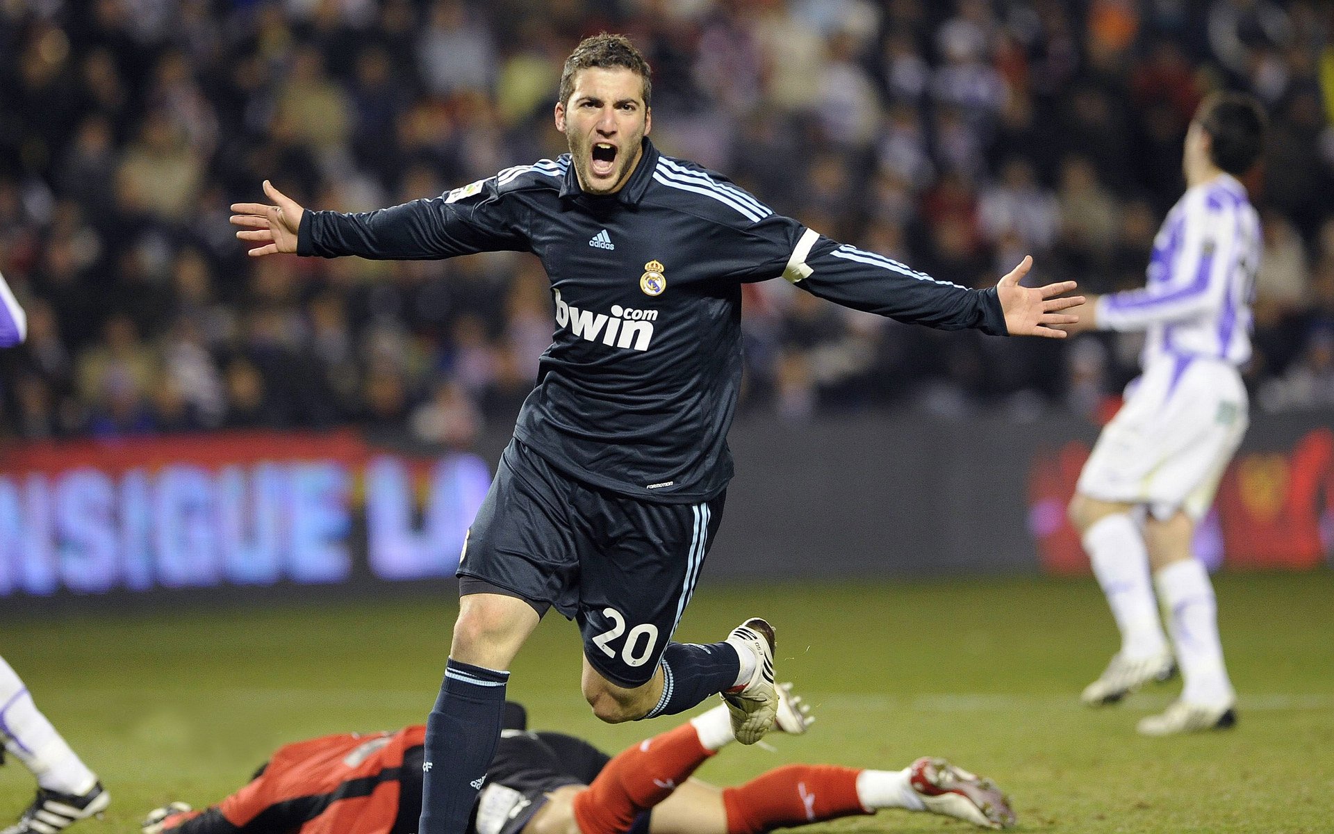 乔治神兵天降，公牛力克绿军诠释何为完美发挥